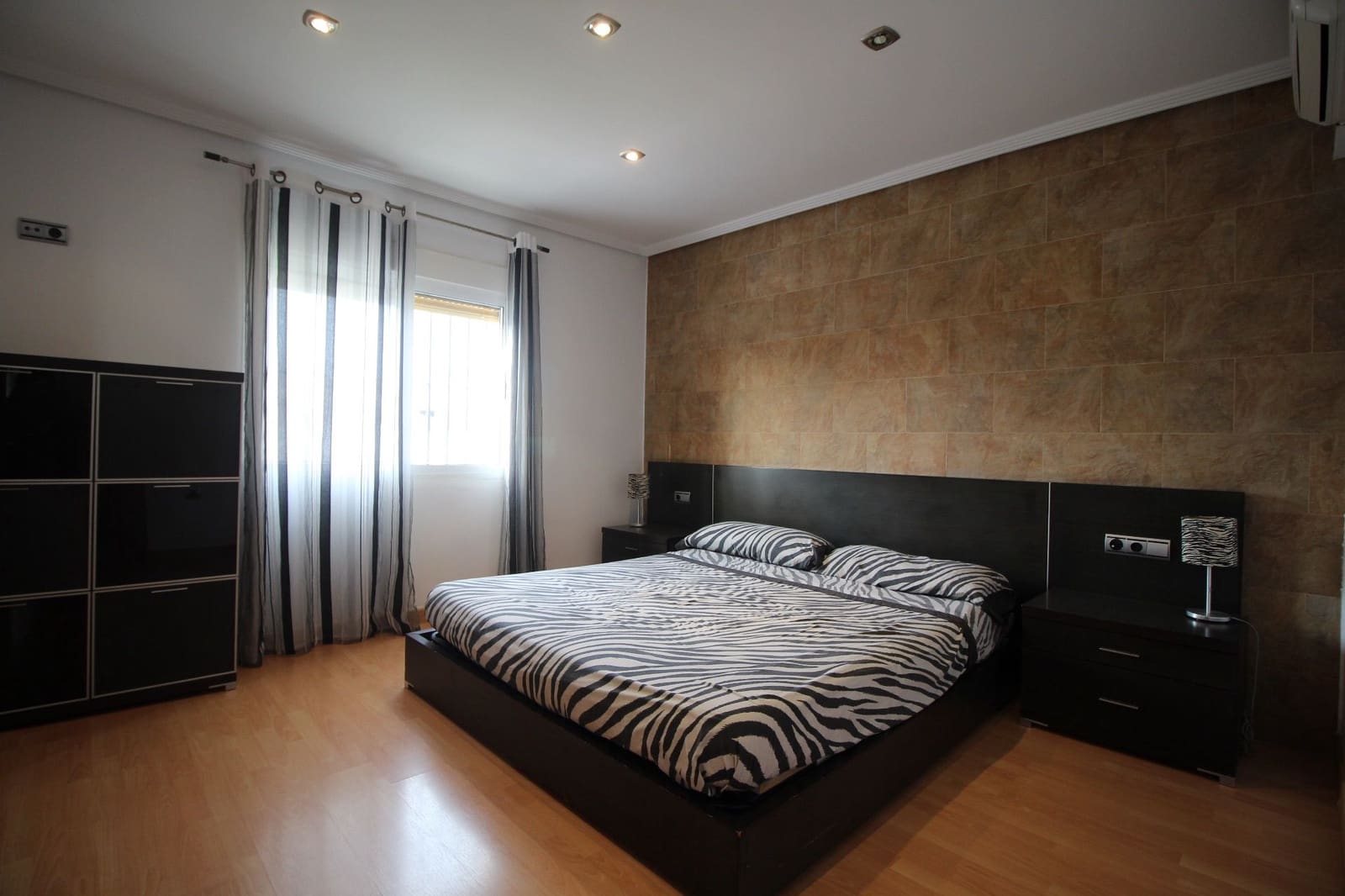 3 bedroom Villa for sale in Los Balcones with pool garage - € 380,000 (Ref: 8769944)