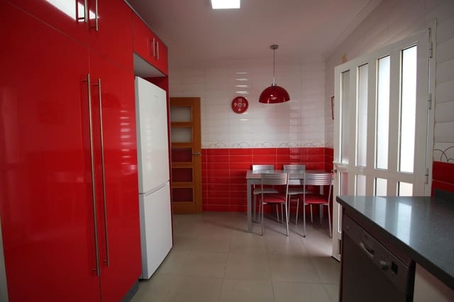 Chalet de 3 habitaciones en Los Balcones en venta con piscina garaje - 380.000 € (Ref: 8769944)