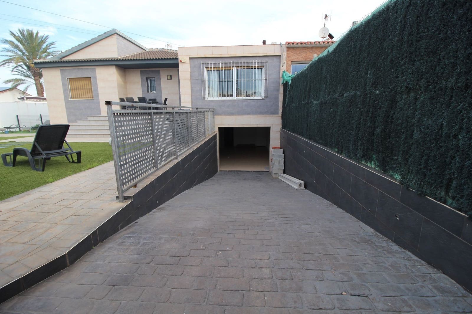 3 bedroom Villa for sale in Los Balcones with pool garage - € 380,000 (Ref: 8769944)