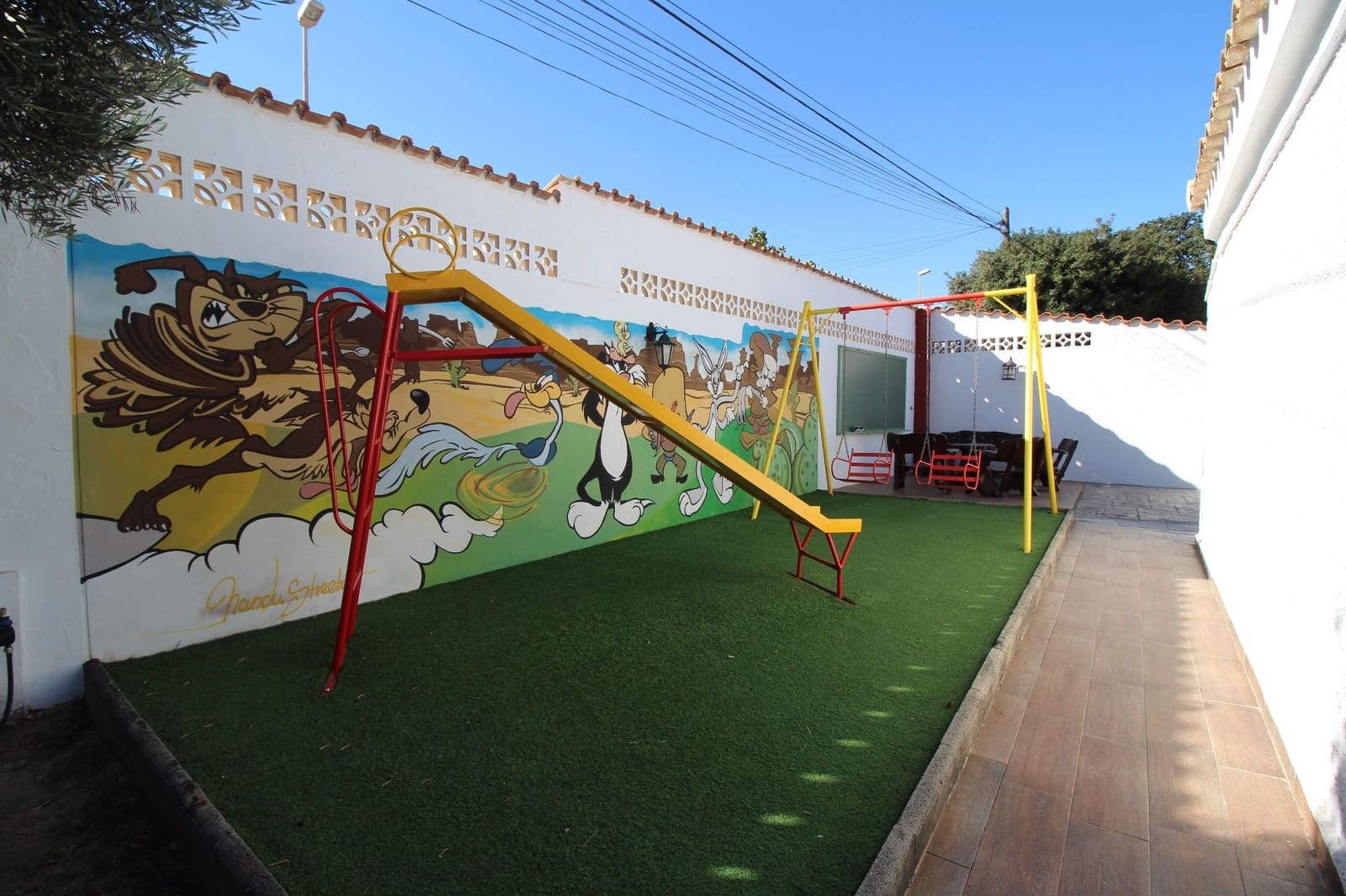 9 Zimmer Villa zu verkaufen in Orihuela Costa mit Pool Garage - 690.000 € (Ref: 8775902)