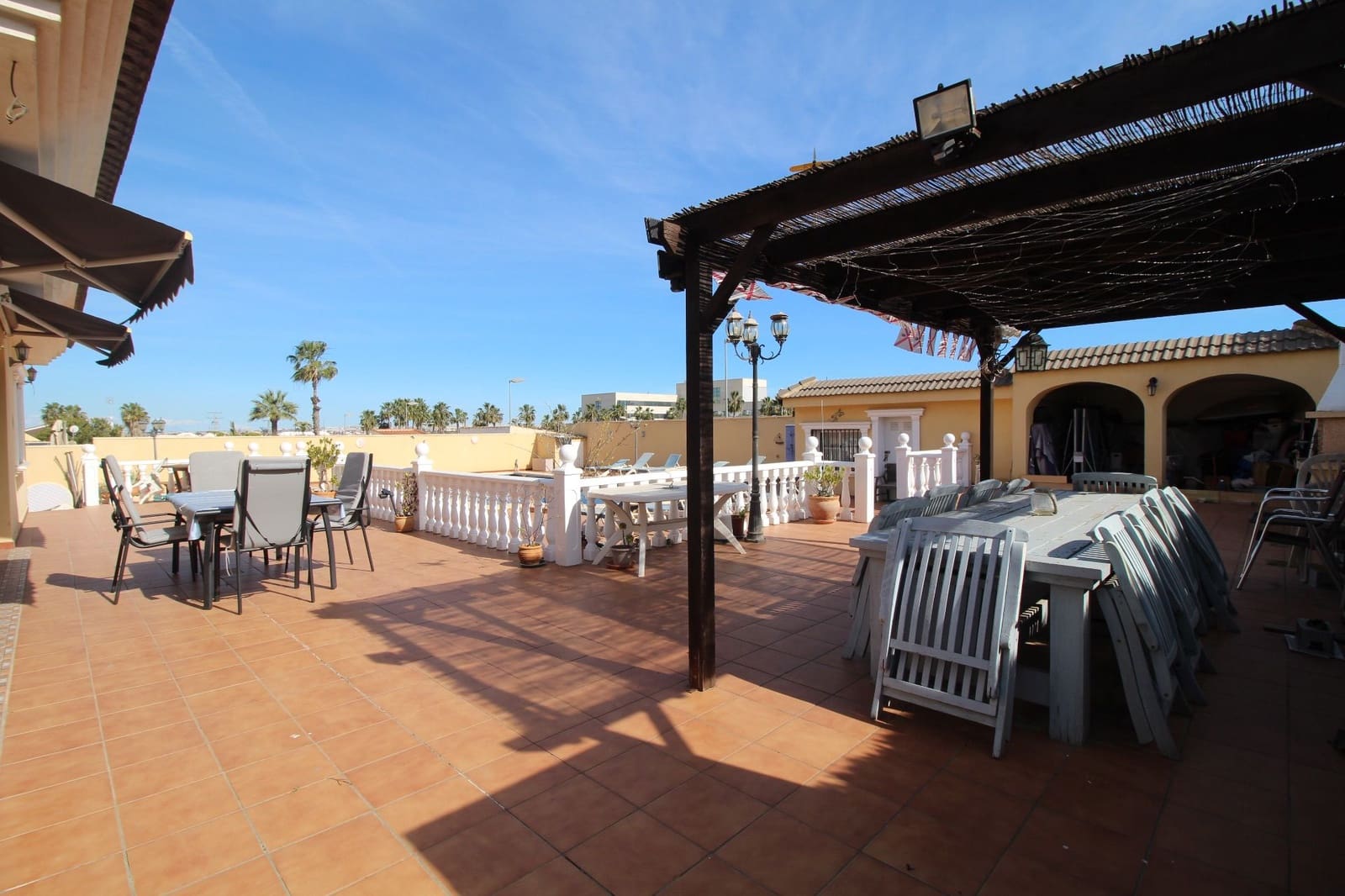 Chalet de 6 habitaciones en Los Balcones en venta con piscina garaje - 630.000 € (Ref: 8809217)