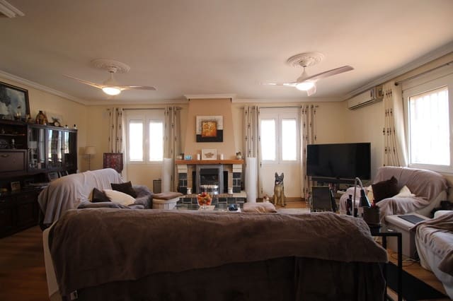 Chalet de 6 habitaciones en Los Balcones en venta con piscina garaje - 630.000 € (Ref: 8809217)