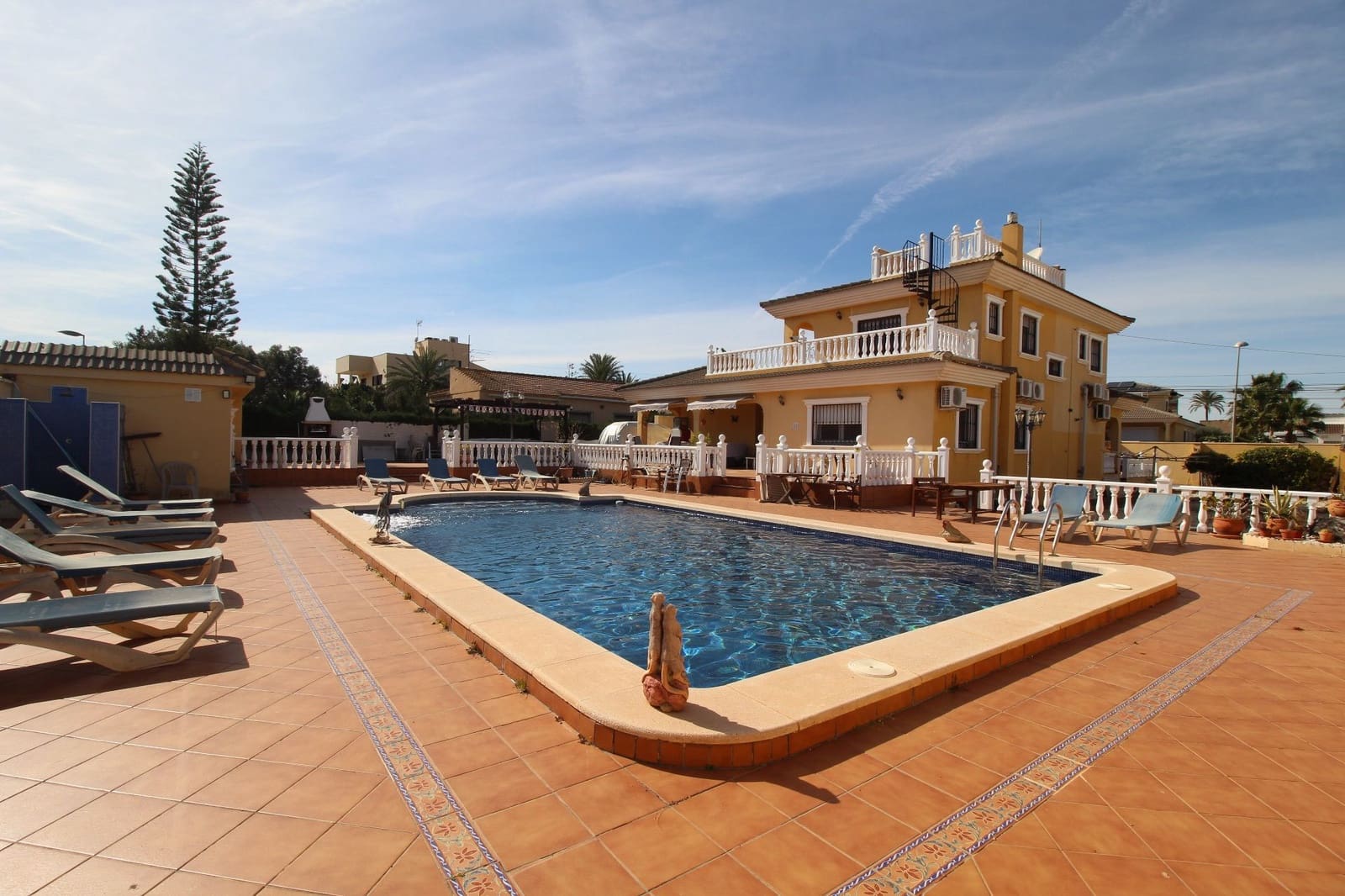 Chalet de 6 habitaciones en Los Balcones en venta con piscina garaje - 630.000 € (Ref: 8809217)