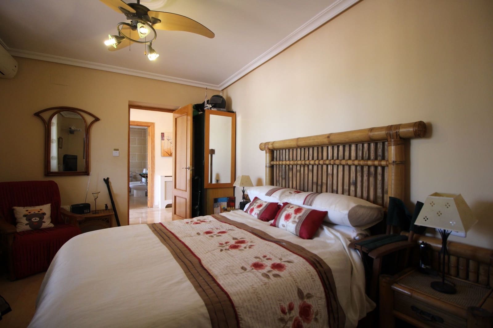 Chalet de 6 habitaciones en Los Balcones en venta con piscina garaje - 630.000 € (Ref: 8809217)