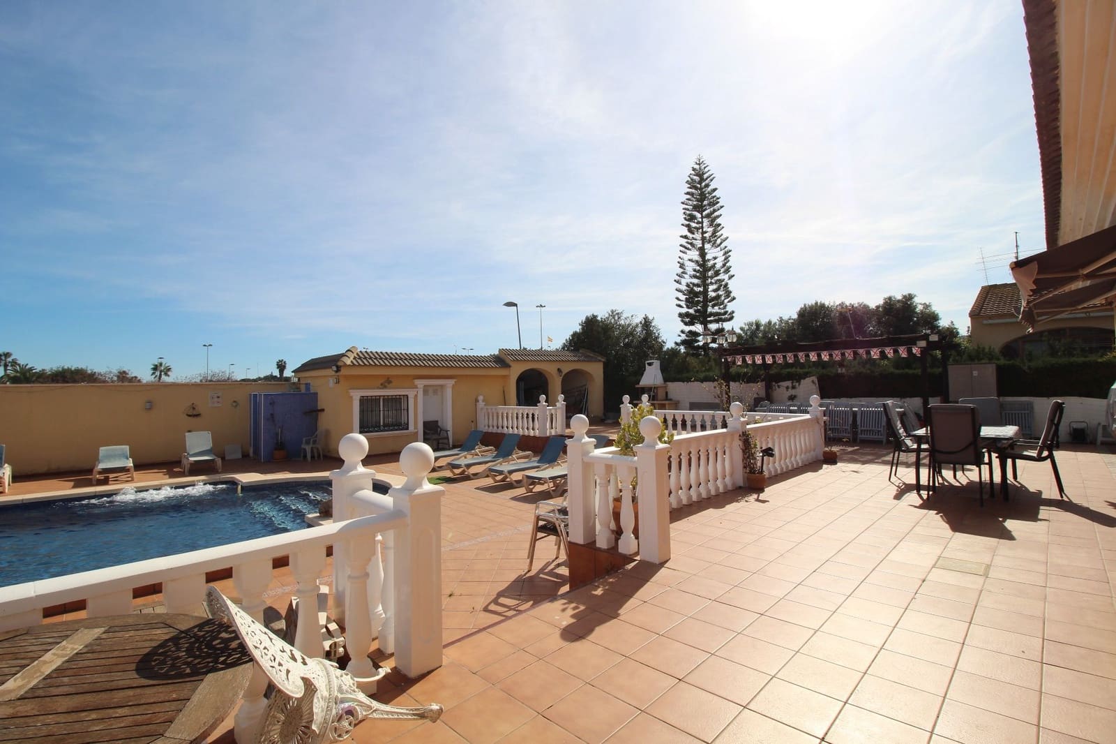 Chalet de 6 habitaciones en Los Balcones en venta con piscina garaje - 630.000 € (Ref: 8809217)
