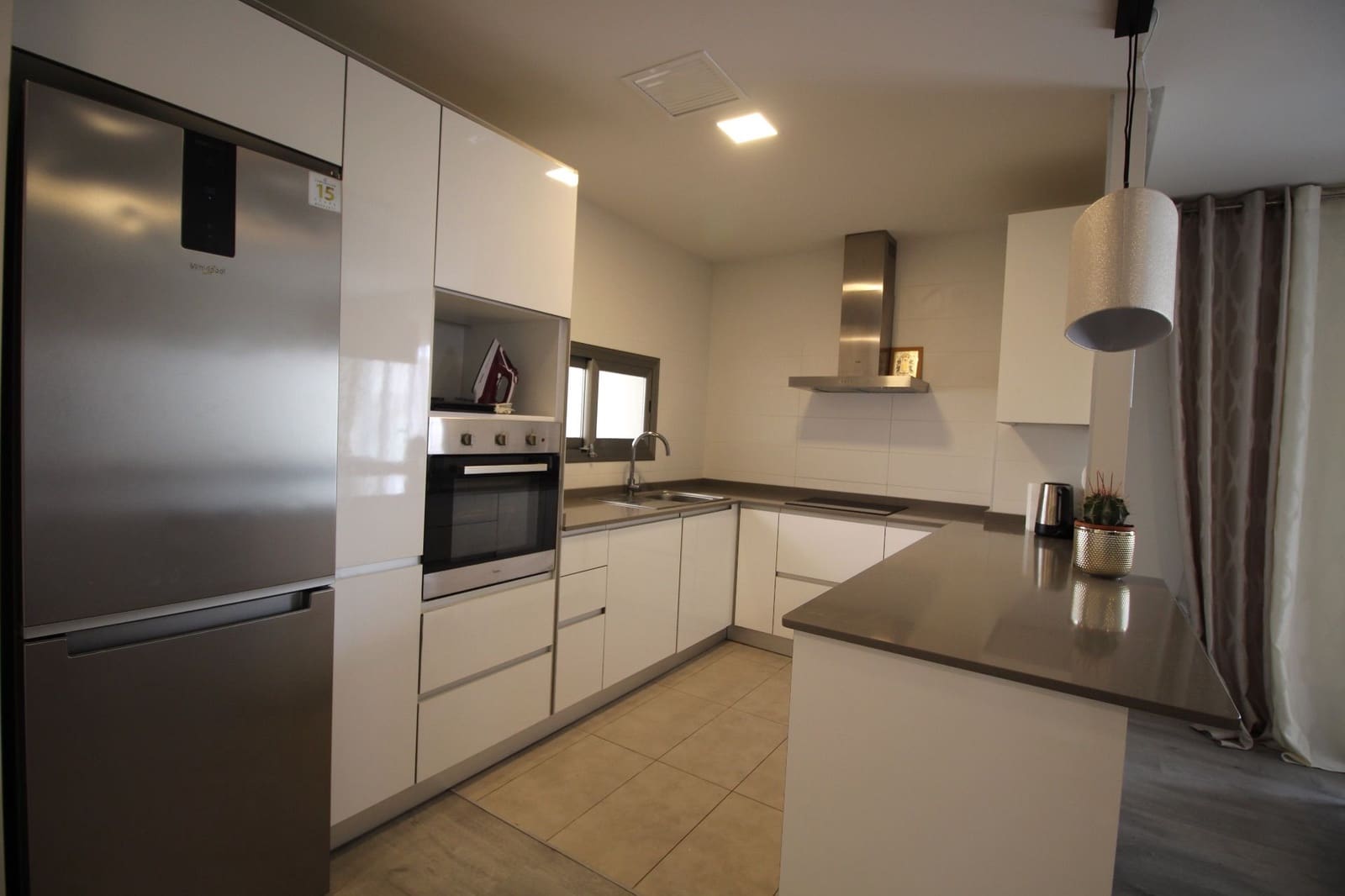 2 Zimmer Apartment zu verkaufen in Villamartin mit Pool Garage - 320.000 € (Ref: 8836320)