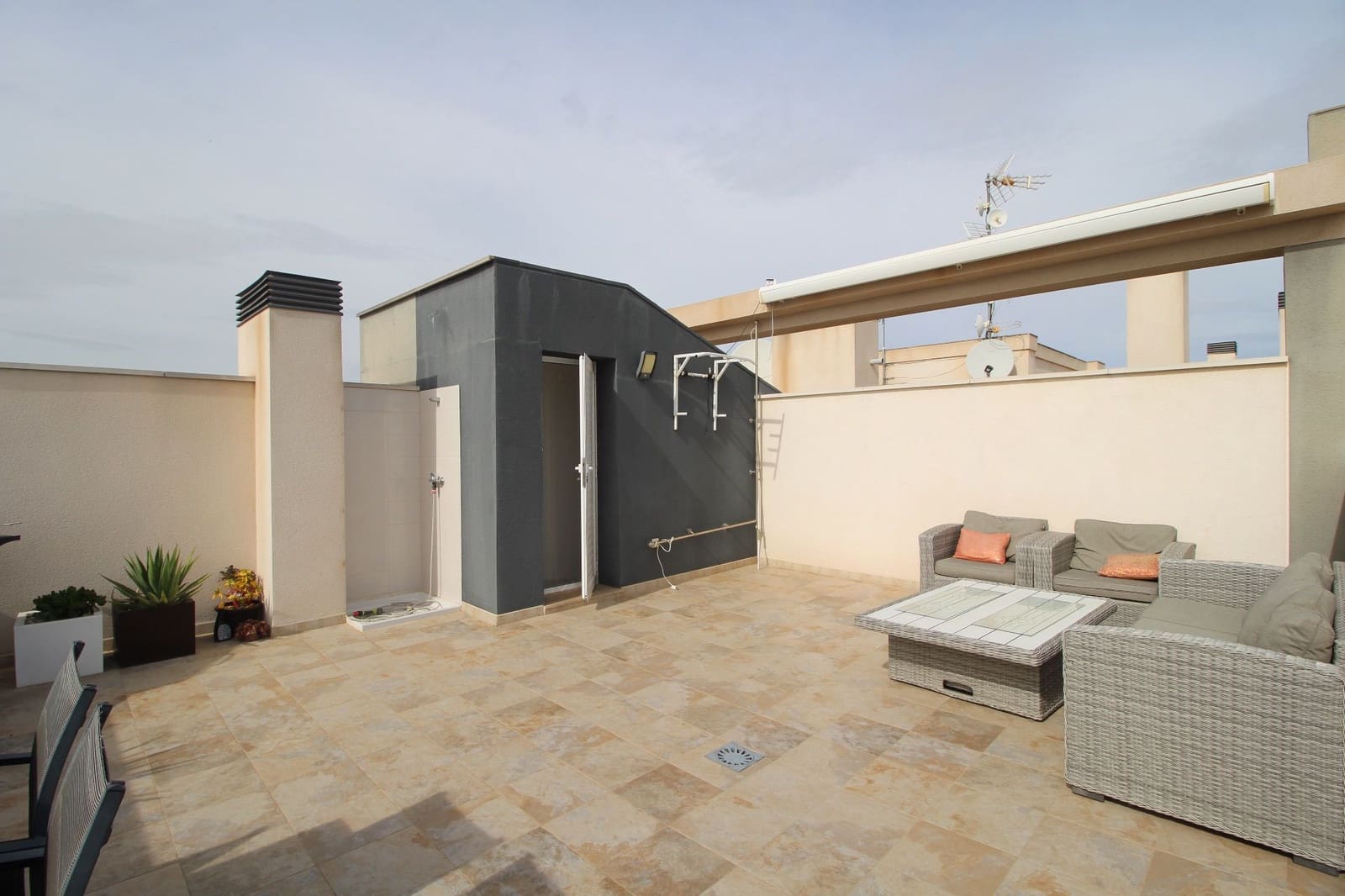 2 Zimmer Apartment zu verkaufen in Villamartin mit Pool Garage - 320.000 € (Ref: 8836320)