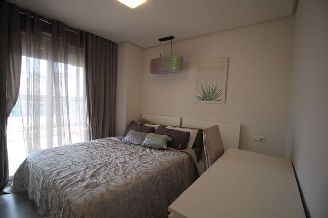2 slaapkamer Appartement te koop in Villamartin, Orihuela met zwembad garage - € 320.000 (Ref: 8836320)