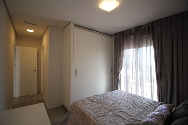 2 slaapkamer Appartement te koop in Villamartin, Orihuela met zwembad garage - € 320.000 (Ref: 8836320)