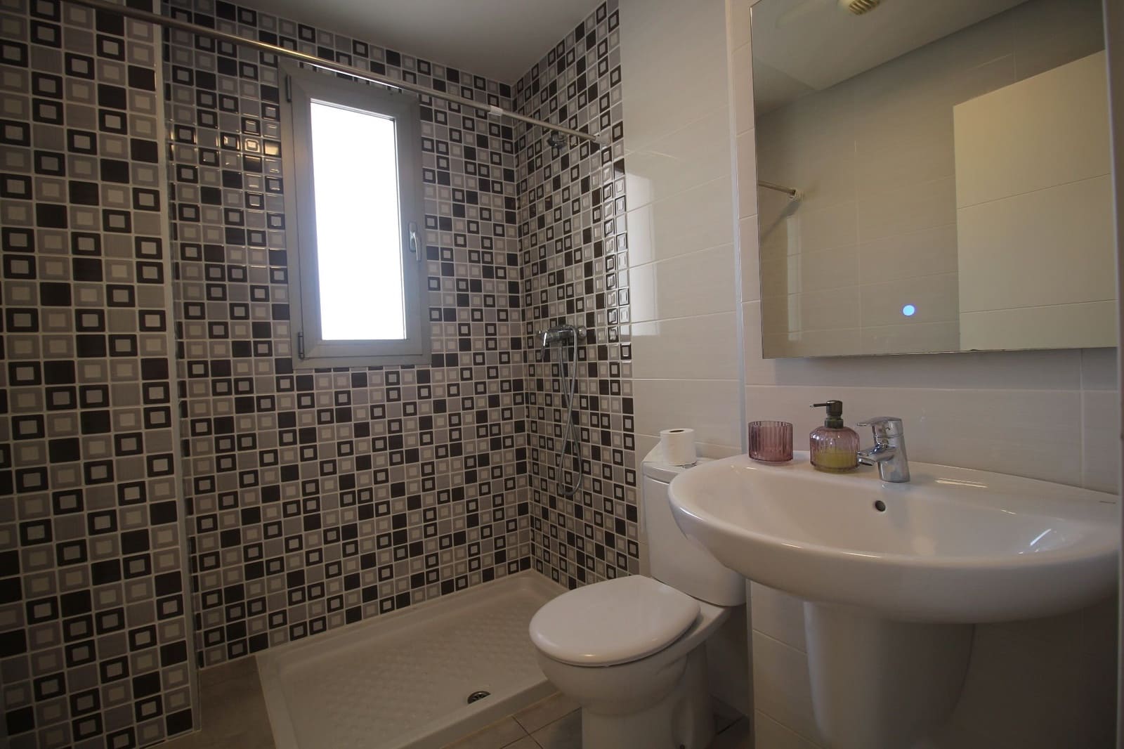 2 Zimmer Apartment zu verkaufen in Villamartin mit Pool Garage - 320.000 € (Ref: 8836320)