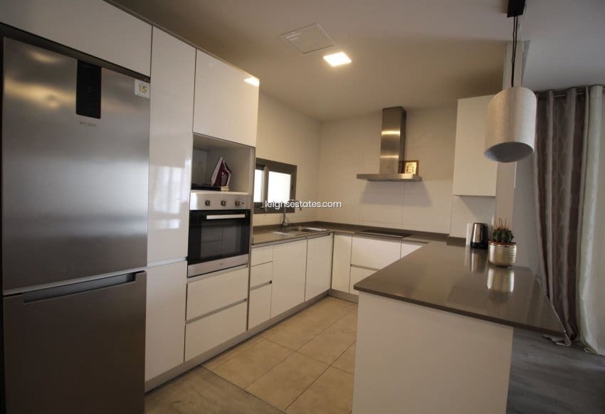 2 makuuhuone Huoneisto myytävänä paikassa Villamartin mukana uima-altaan 
autotalli - 320 000 € (Ref: 8836320)