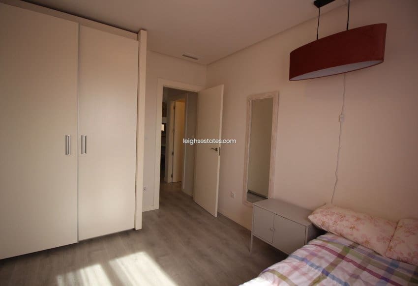 2 makuuhuone Huoneisto myytävänä paikassa Villamartin mukana uima-altaan 
autotalli - 320 000 € (Ref: 8836320)