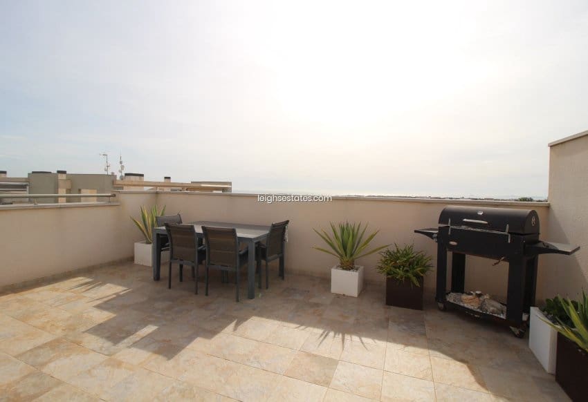 2 makuuhuone Huoneisto myytävänä paikassa Villamartin mukana uima-altaan 
autotalli - 320 000 € (Ref: 8836320)