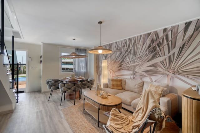 3 chambre Maison de Ville à vendre à Los Balcones avec piscine garage - 299 000 € (Ref: 8862365)