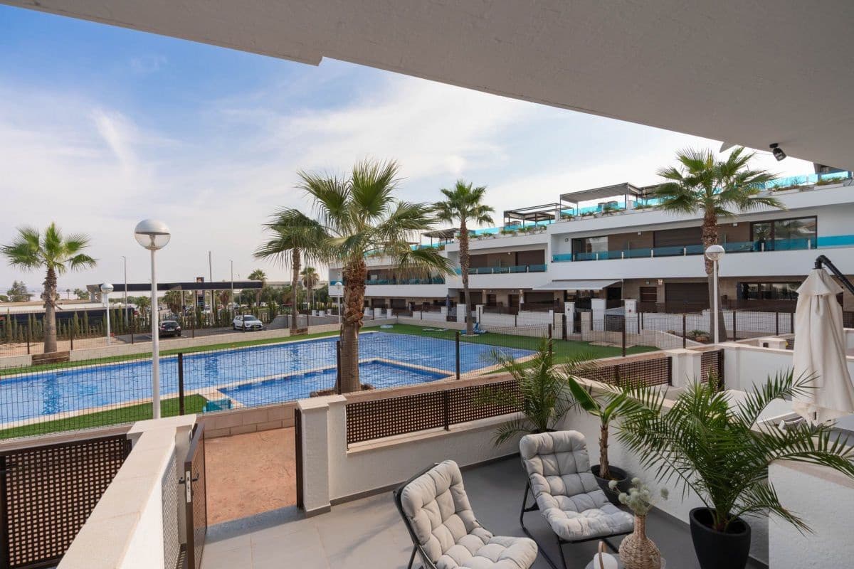 3 soveværelse Byhus til salg i Los Balcones med swimmingpool garage - € 329.000 (Ref: 8862365)