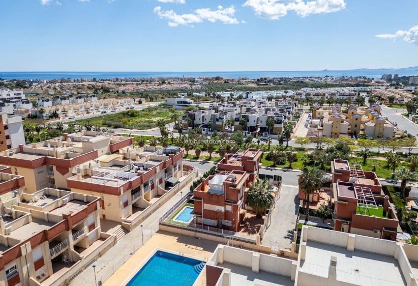 2 bedroom Apartment for sale in Orihuela Costa with pool garage - € 186,500 (Ref: 8873934)