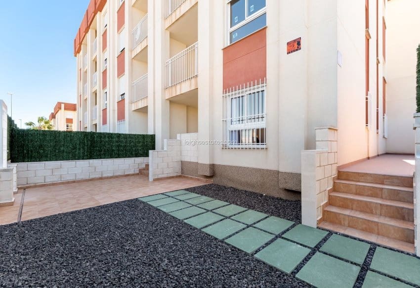 2 bedroom Apartment for sale in Orihuela Costa with pool garage - € 186,500 (Ref: 8873934)