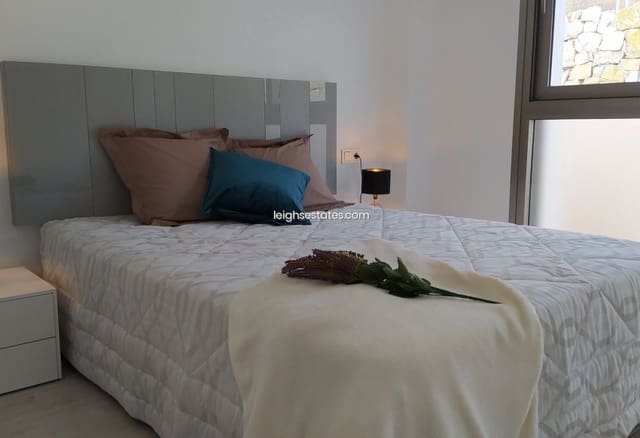 4 sovrum Villa till salu i Villamartin, Orihuela med pool garage - 539 900 € (Ref: 8881379)