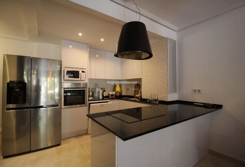 3 soverom Hus til salgs i Dehesa de Campoamor med svømmebasseng - € 287 000 (Ref: 8921082)