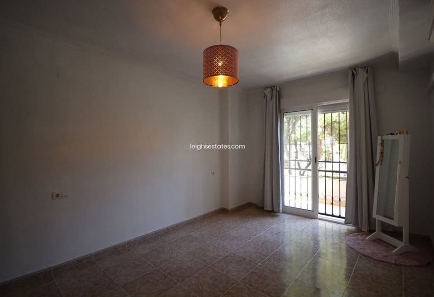 3 soverom Hus til salgs i Dehesa de Campoamor med svømmebasseng - € 287 000 (Ref: 8921082)