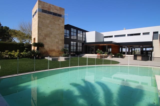 7 bedroom Villa for sale in Dehesa de Campoamor, Orihuela with pool garage - € 3,950,000 (Ref: 8934808)