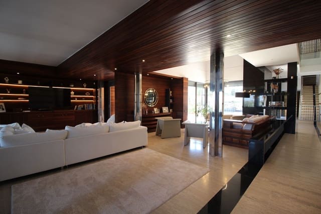 7 bedroom Villa for sale in Dehesa de Campoamor, Orihuela with pool garage - € 3,950,000 (Ref: 8934808)