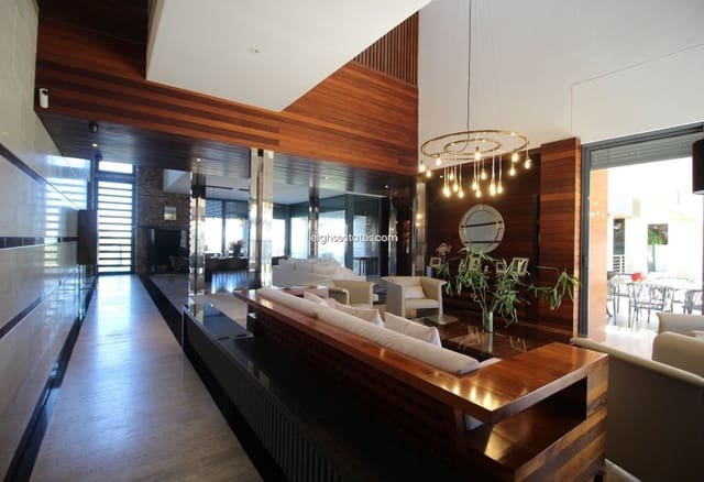 7 sypialnia Willa na sprzedaż w Dehesa de Campoamor, Orihuela z basenem garażem - 3 950 000 € (Ref: 8934808)