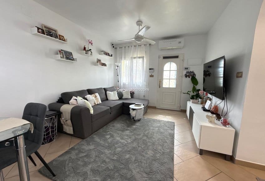 3 quarto Casa em Banda para venda em Playa Flamenca - 235 000 € (Ref: 8961138)