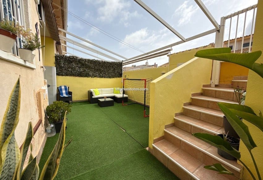 3 quarto Casa em Banda para venda em Playa Flamenca - 235 000 € (Ref: 8961138)