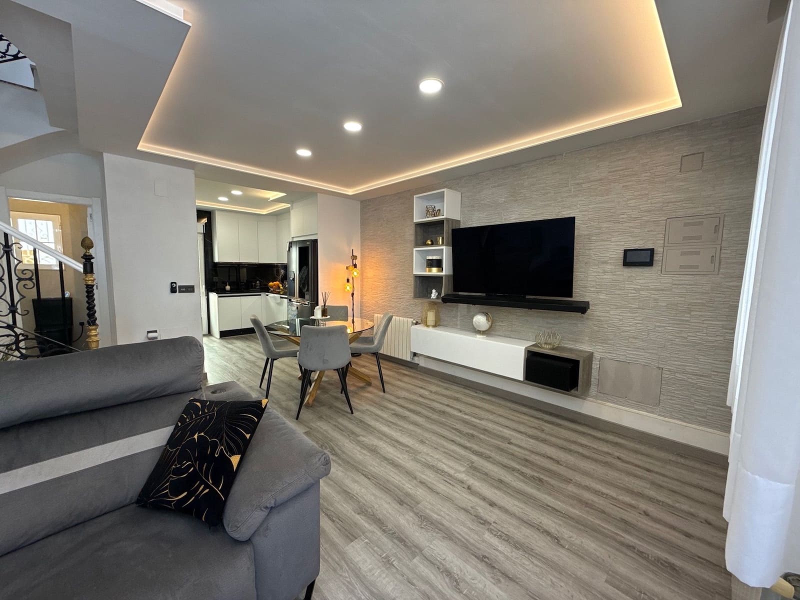 3 sypialnia Dom na sprzedaż w Villamartin z basenem garażem - 259 000 € (Ref: 8975781)