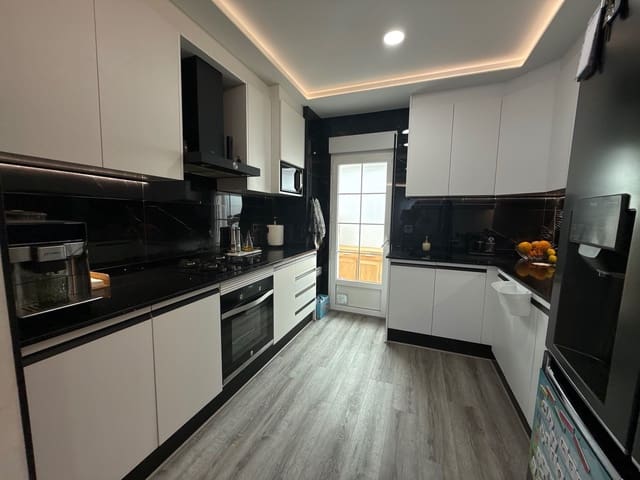 3 bedroom Townhouse for sale in Villamartin, Orihuela with pool garage - € 259,000 (Ref: 8975781)