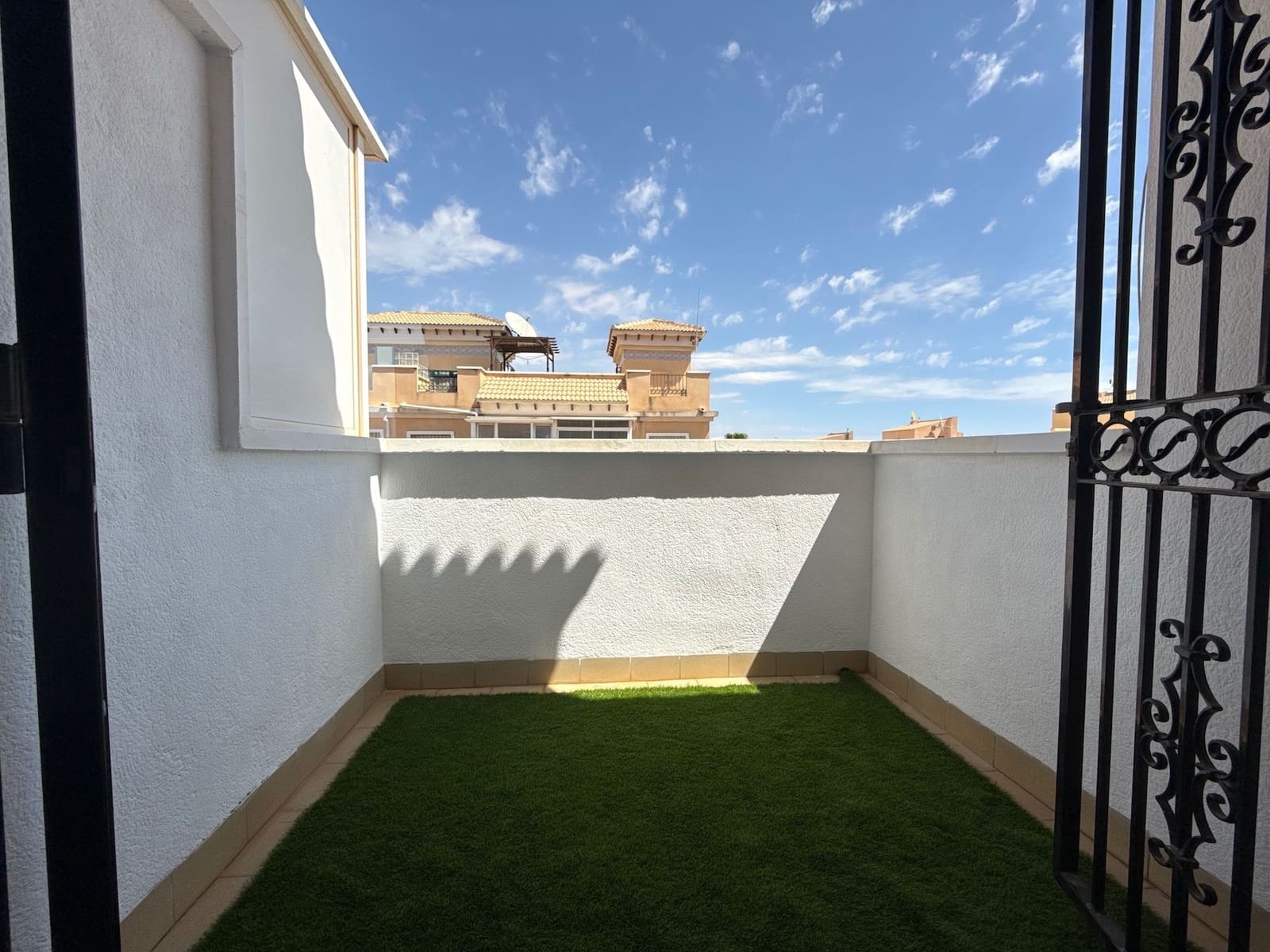 3 sypialnia Dom na sprzedaż w Villamartin z basenem garażem - 259 000 € (Ref: 8975781)