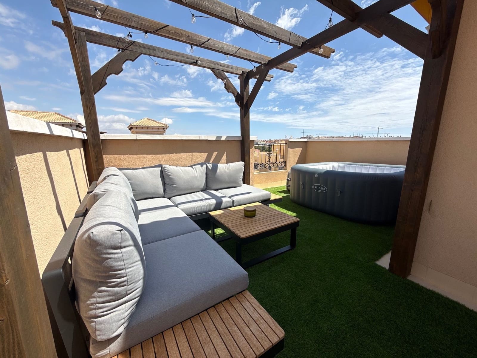 3 sypialnia Dom na sprzedaż w Villamartin z basenem garażem - 259 000 € (Ref: 8975781)