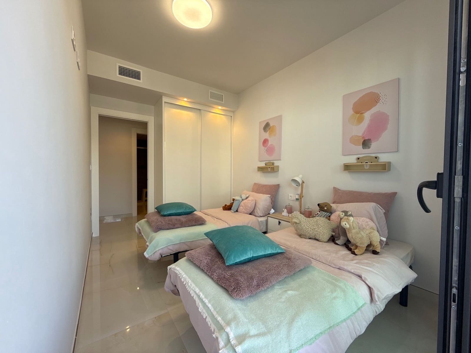 3 bedroom Apartment for sale in Playa Flamenca with pool garage - € 485,000 (Ref: 9000759)