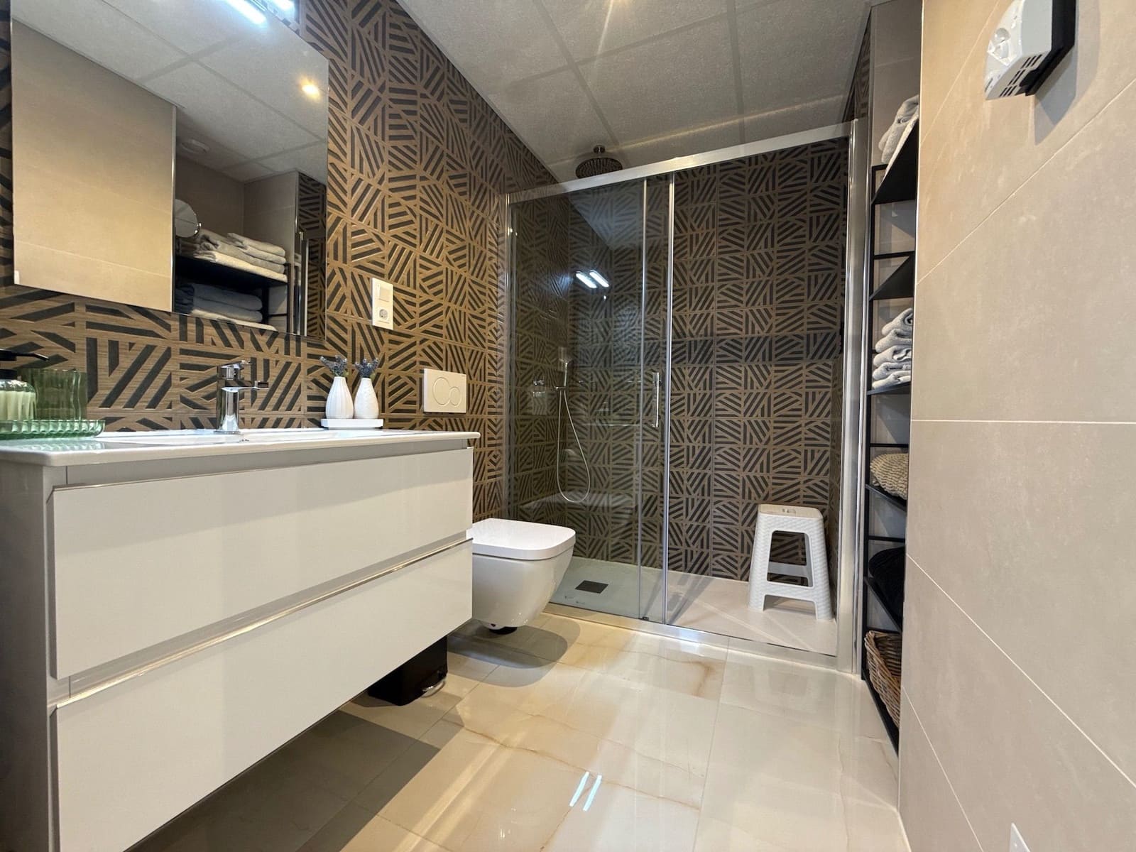 3 bedroom Apartment for sale in Playa Flamenca with pool garage - € 485,000 (Ref: 9000759)