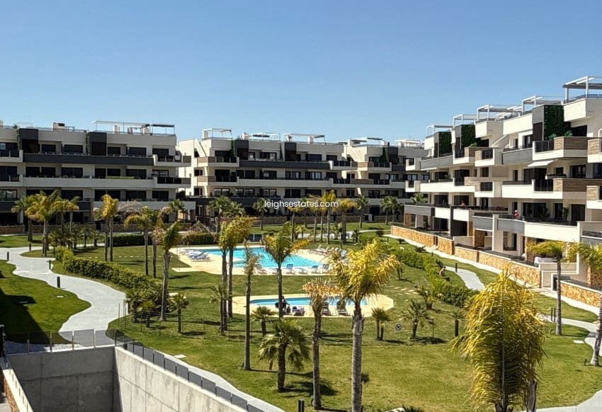 3 chambre Appartement à vendre à Playa Flamenca avec piscine - 485 000 € (Ref: 9000759)