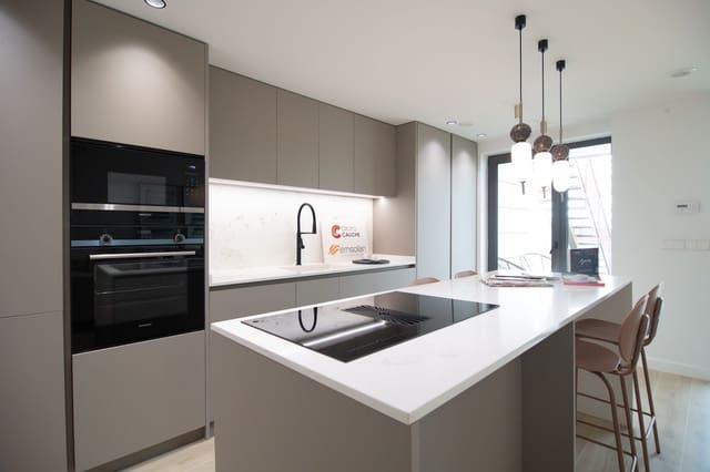 Casa de 3 habitaciones en Pilar de la Horadada en venta con piscina garaje - 385.000 € (Ref: 9026340)