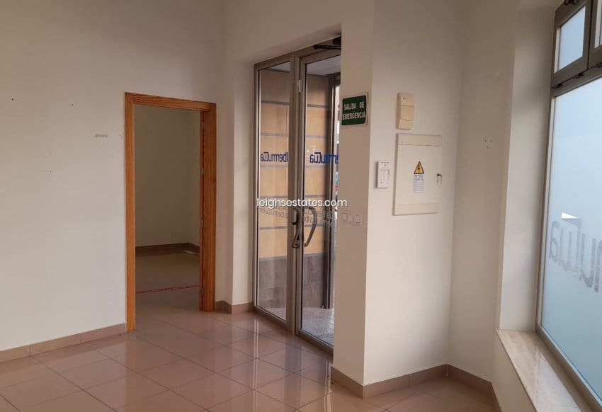 Comercial para venda em San Pedro del Pinatar - 290 000 € (Ref: 9081290)