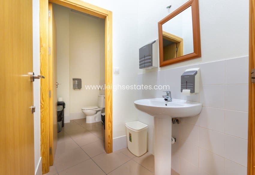 Commercieel te koop in San Pedro del Pinatar - € 259.000 (Ref: 9081290)