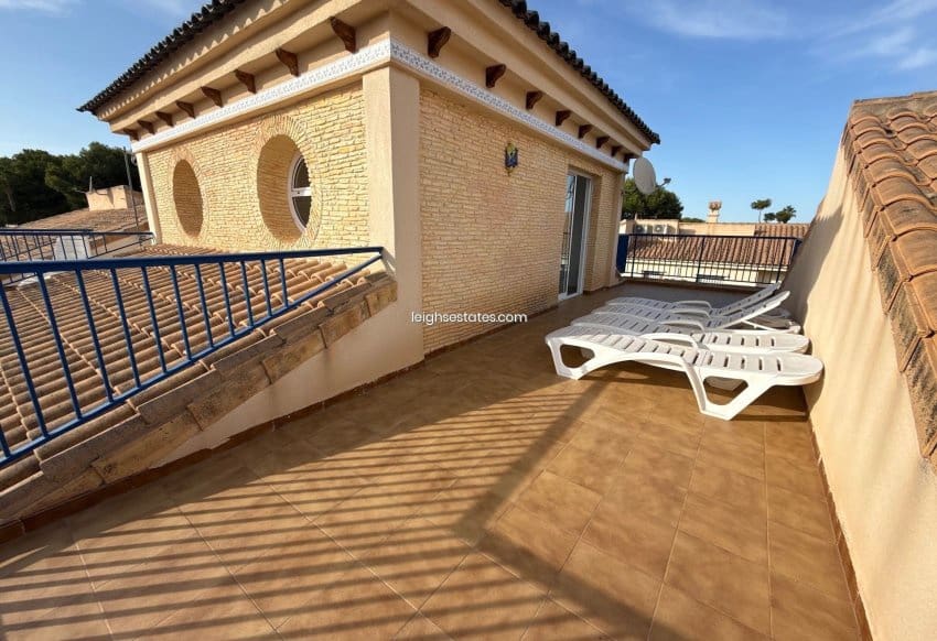4 bedroom Townhouse for sale in Dehesa de Campoamor with garage - € 355,000 (Ref: 9209077)