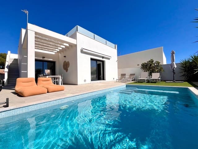 3 makuuhuone Huvila myytävänä paikassa Pinar de Campoverde, Pilar de la Horadada mukana uima-altaan 
autotalli - 431 560 € (Ref: 9235993)