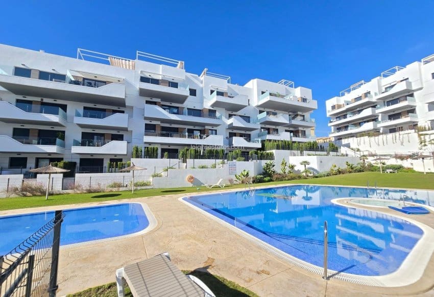 2 bedroom Apartment for sale in Villamartin with pool garage - € 269,000 (Ref: 9353163)