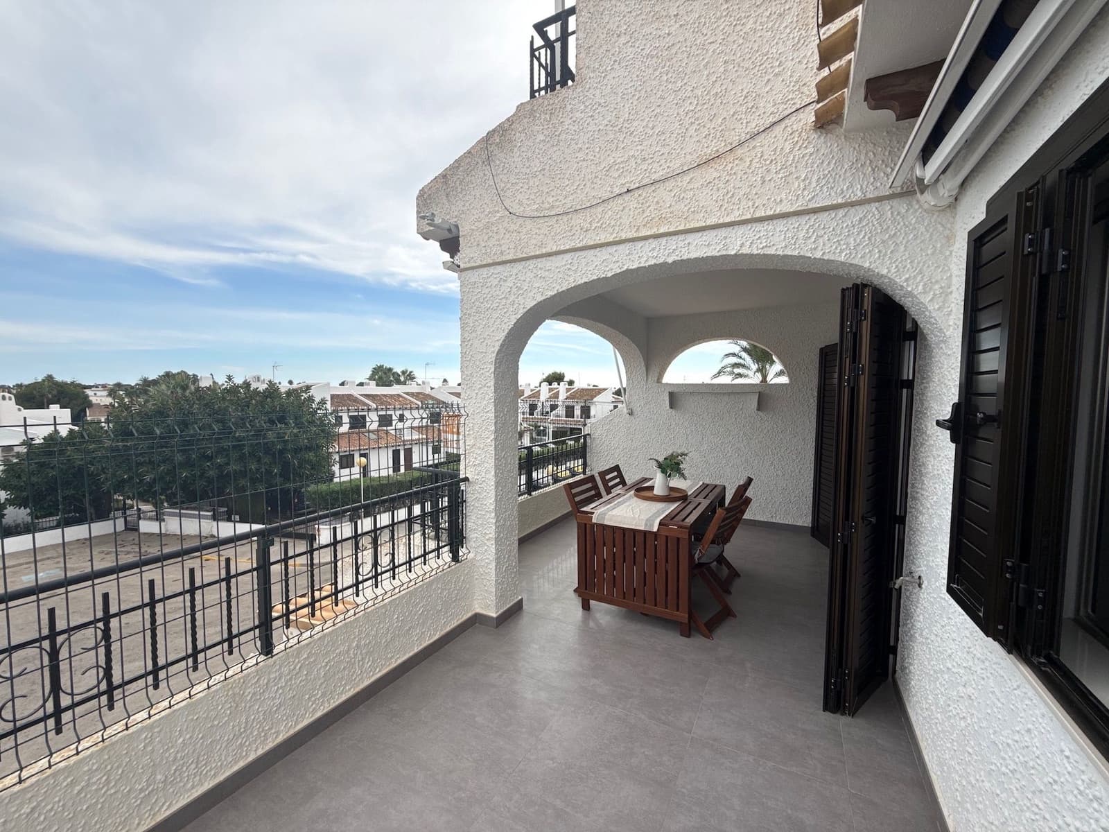 2 soverom Leilighet til salgs i Cabo Roig med svømmebasseng - € 245 000 (Ref: 9355513)