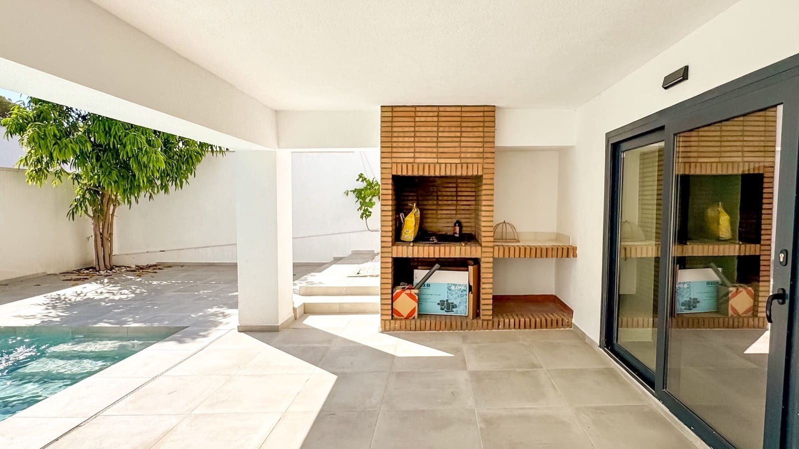 4 bedroom Villa for sale in Los Altos with pool garage - € 995,000 (Ref: 9387388)