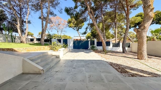 4 bedroom Villa for sale in Los Altos with pool garage - € 995,000 (Ref: 9387388)