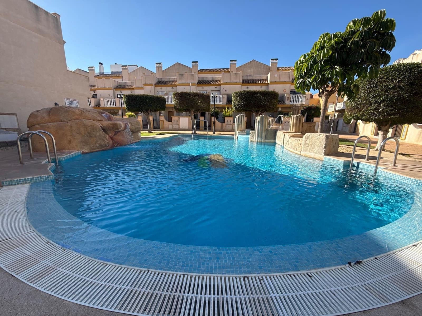 3 soverom Hus til salgs i Cabo Roig med svømmebasseng - € 255 000 (Ref: 9400381)