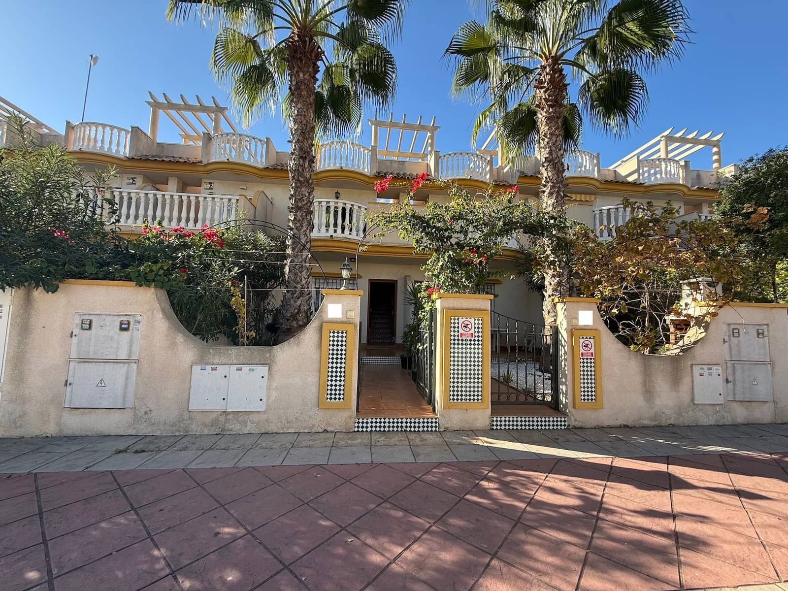 3 soverom Hus til salgs i Cabo Roig med svømmebasseng - € 255 000 (Ref: 9400381)