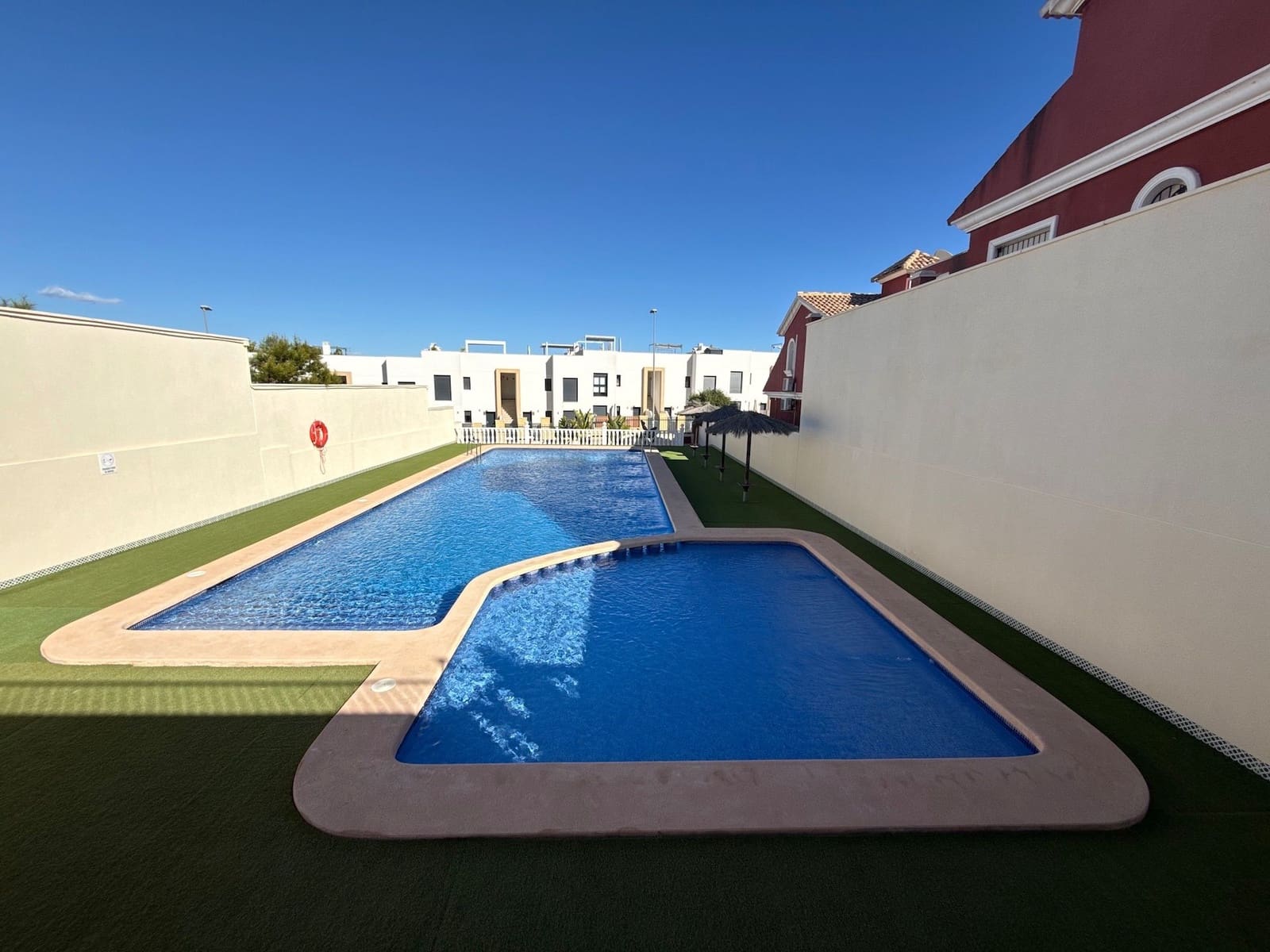 2 soverom Villa til salgs i Villamartin med svømmebasseng garasje - € 239 000 (Ref: 9406221)