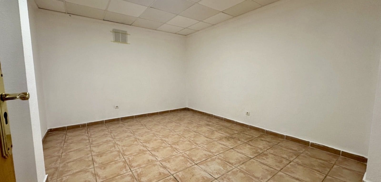 4 bedroom Villa for sale in Villamartin with garage - € 260,000 (Ref: 9430795)