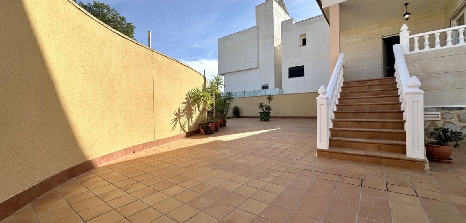 4 bedroom Villa for sale in Villamartin with garage - € 260,000 (Ref: 9430795)